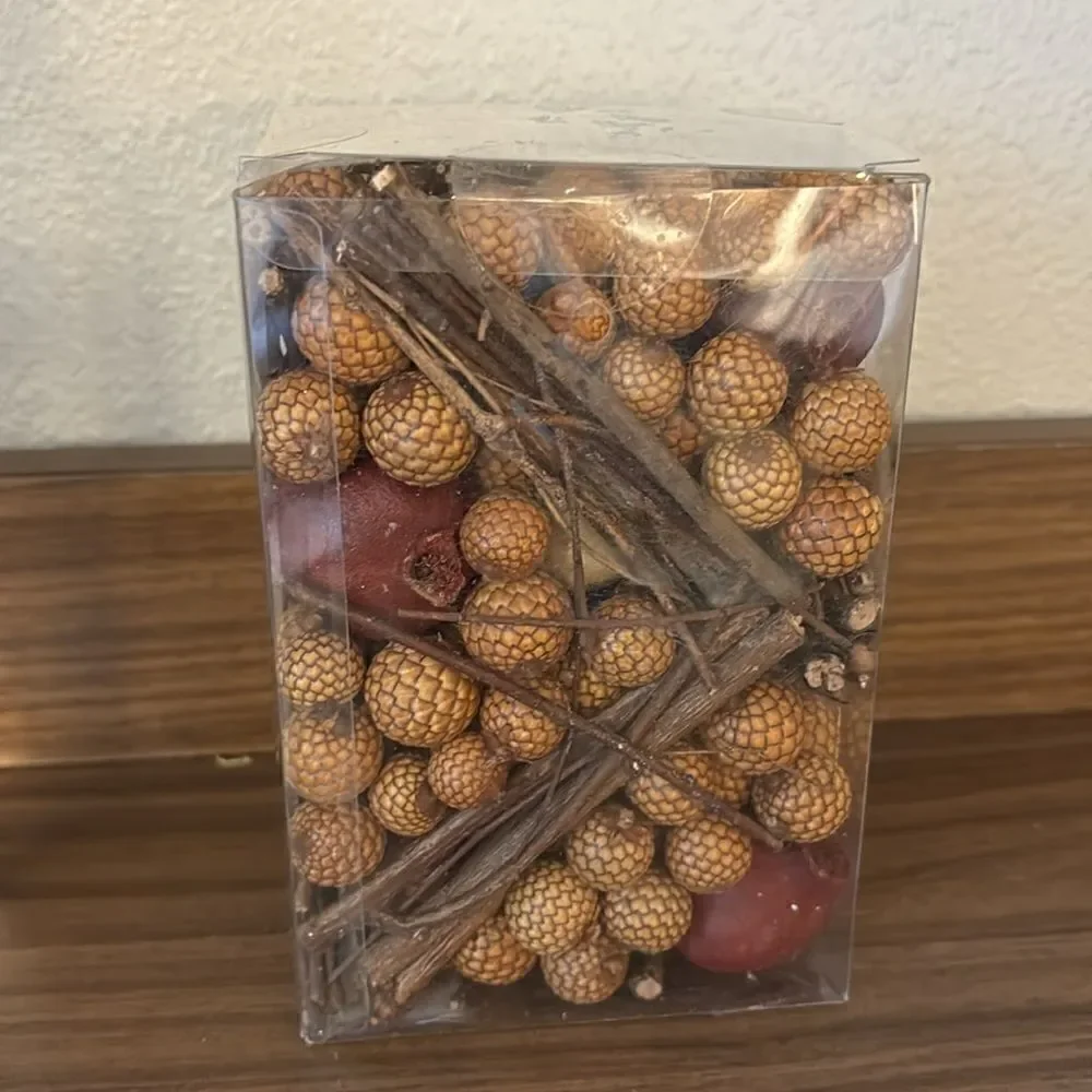NEW Pottery Barn Signature Scent Potpourri Pomegranate
